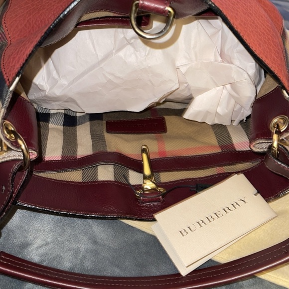 Preloved Burberry Beckett bucket bag burgundy color, great condition. - Picture 5 of 16